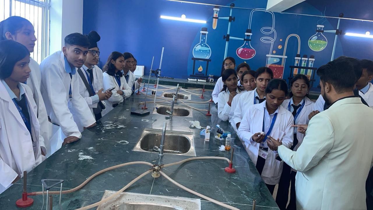 b.pharmacy, d.pharmacy in delhi